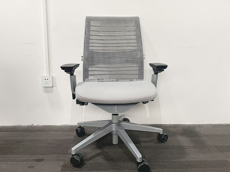 Steelcase/世楷think系列二手人體工學(xué)椅網(wǎng)格轉(zhuǎn)椅辦公椅灰色
