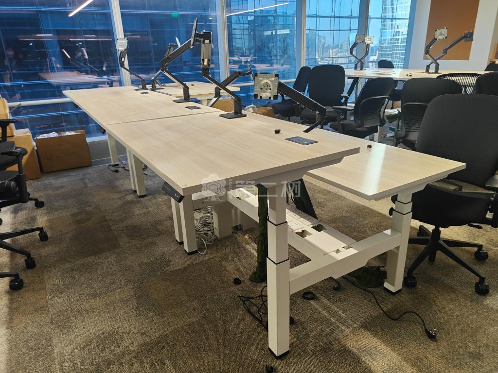 9成新Hermanmiller/赫曼米勒二手升降桌辦公桌電腦桌 楓木色